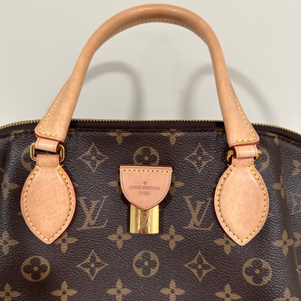 Louis Vuitton Rivoli MM - Picture 5 of 9